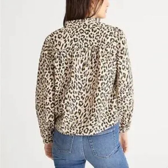 100% cotton Button-front ruffleneck popover in leopard print - Picture 3 of 5